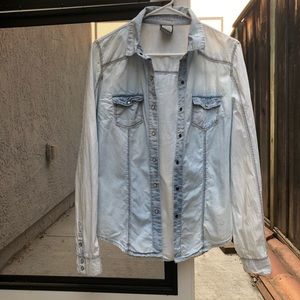 Ashley By 26 International Chambray Long Slv Top